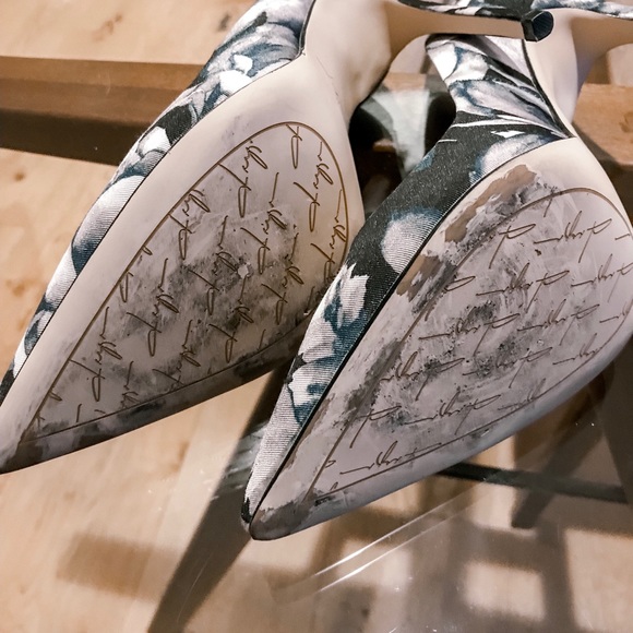 Daya by Zendaya Atmore II Black/White/Floral Pumps - Picture 5 of 5